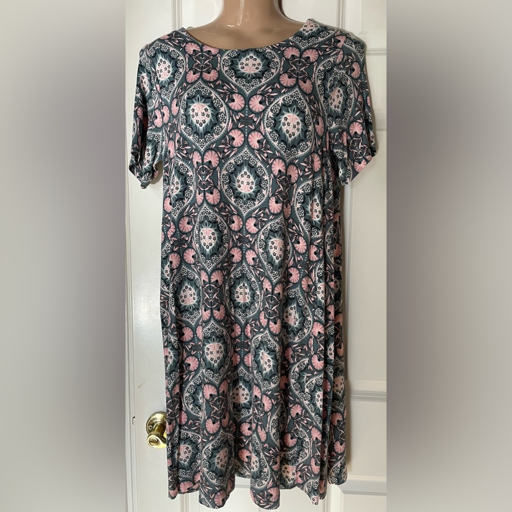 4 for $20 special 
Ann Taylor Beautifully Colored Pink & Teal Pattern Dress